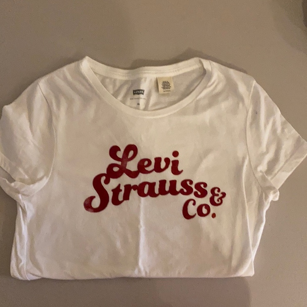 LEVI’s GRAPHIC TEE